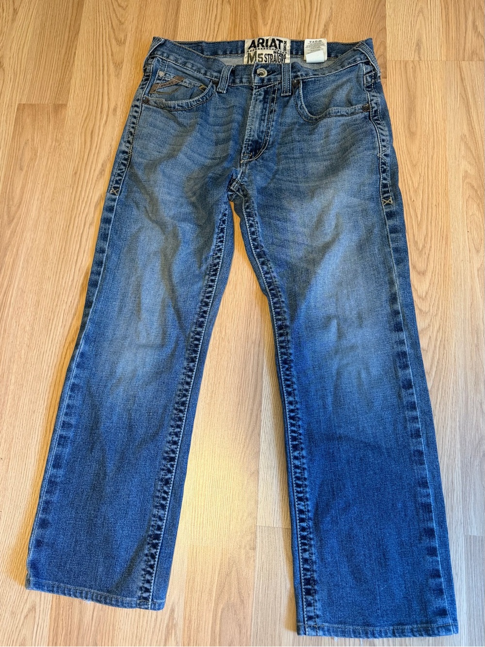 Ariat M5 Men’s 31x27 Straight Leg Relaxed Fit Jeans - Blue worn edges